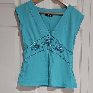 ✨ Turquoise Sequin V-Neck Top – Size M ✨